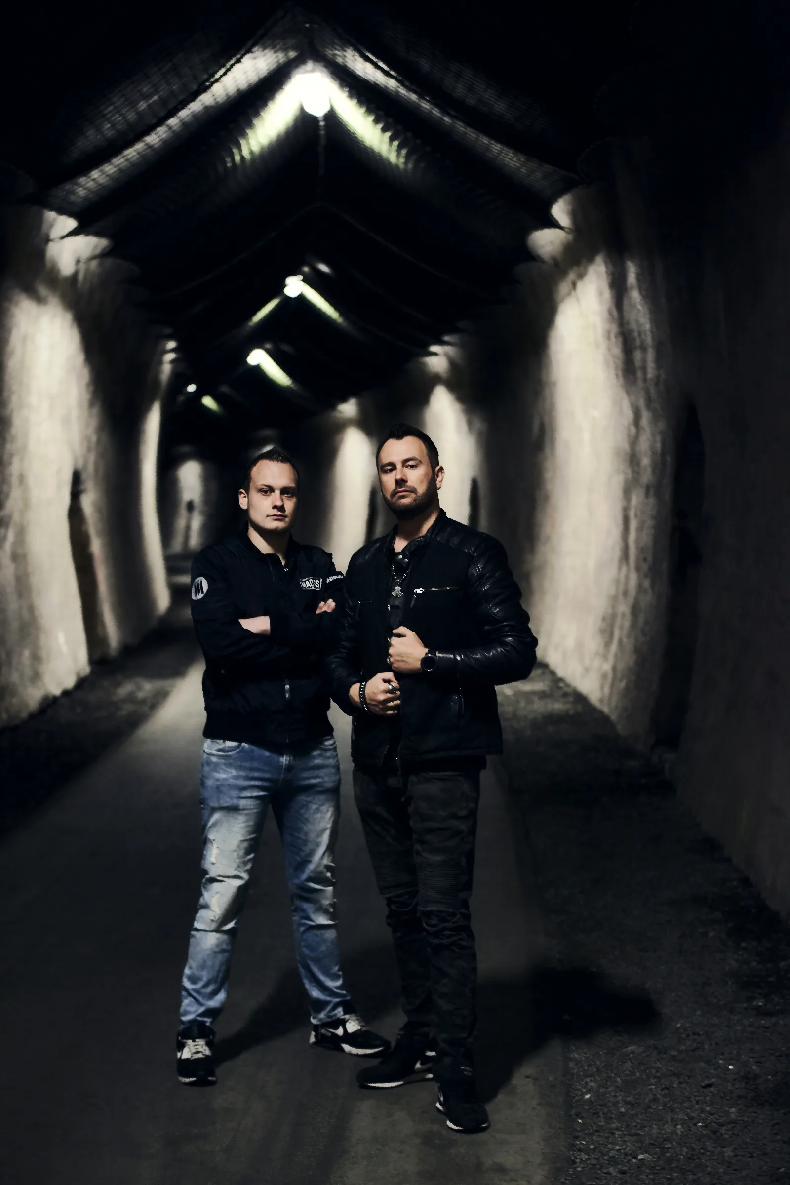 Duo – Tunnel (Portrait)
